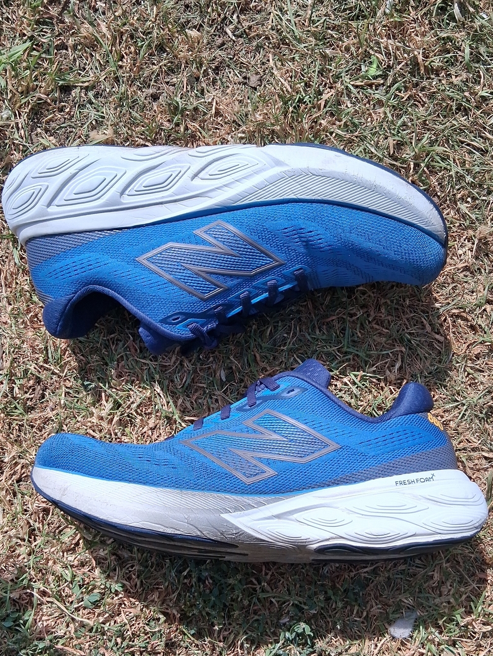 New Balance 880  Men's Blue Mesh Running Shoes with White Midsole